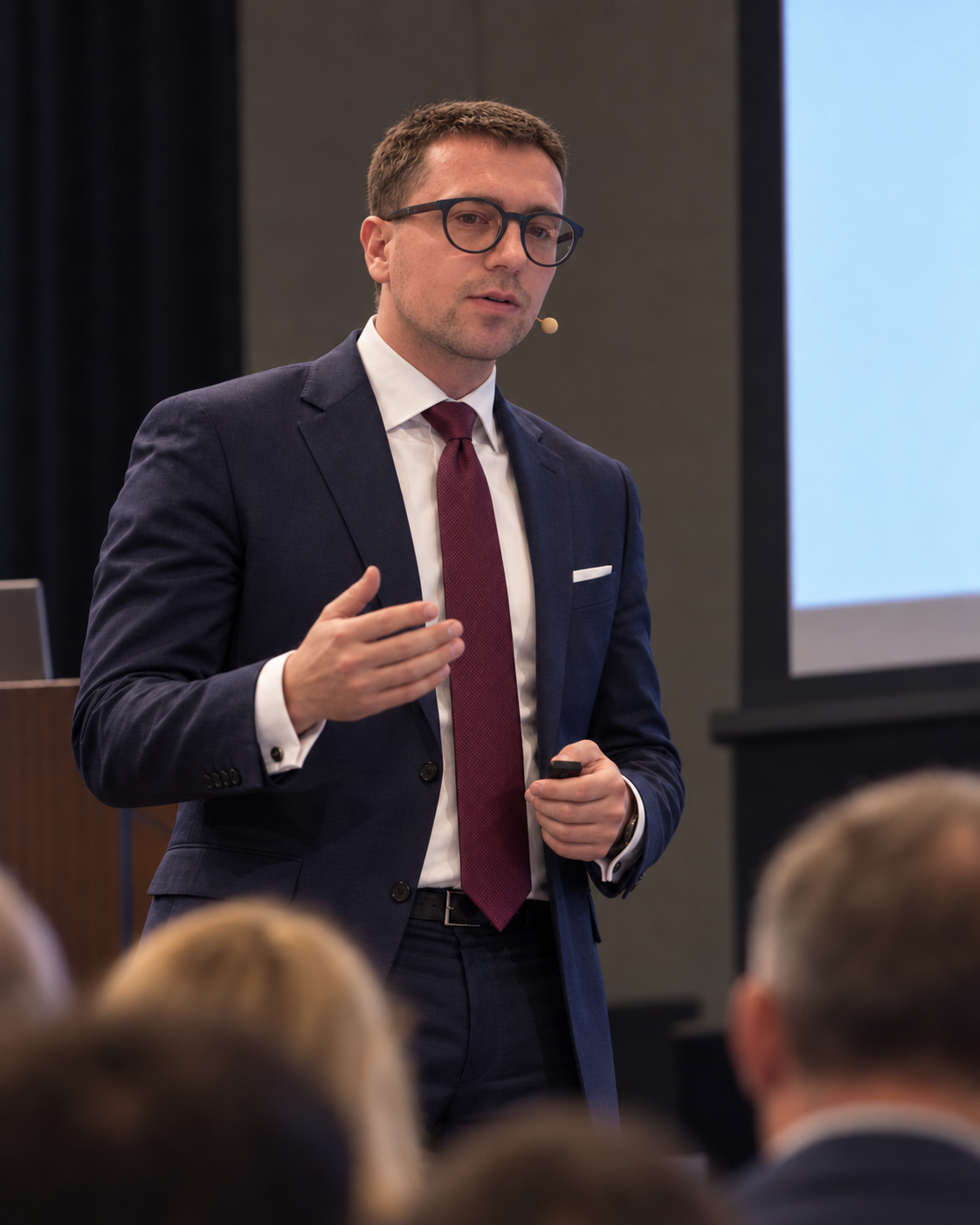 Michał Michalski podczas wystąpienia przed publicznością